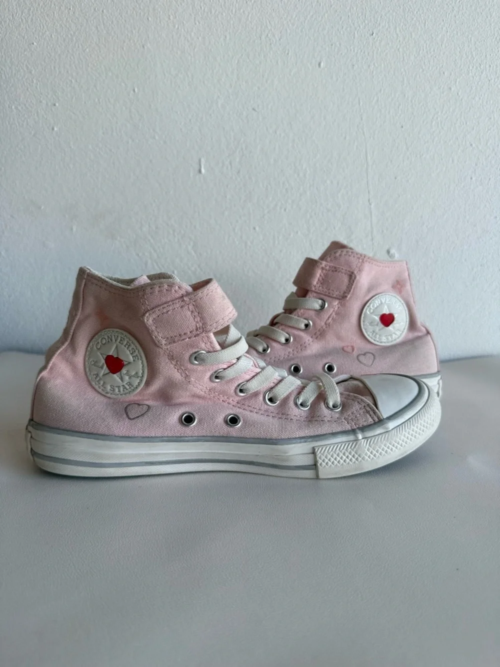 Converse Chuck Taylor All Star Love Hearts Pink High Top Sneakers Youth 3 Women5